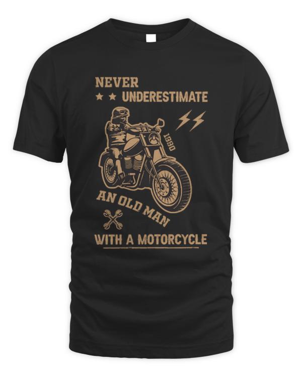 Retro T-ShirtNever Underestimate An Old Man - Motorcycle T-Shirt